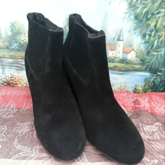 Saks Fifth Avenue Willa Wedge Ankle Boots - Size 9 Black Leather Boots - Picture 9 of 11